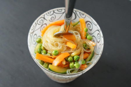 glasnudelsalat glutenfrei bettybossi im glas2