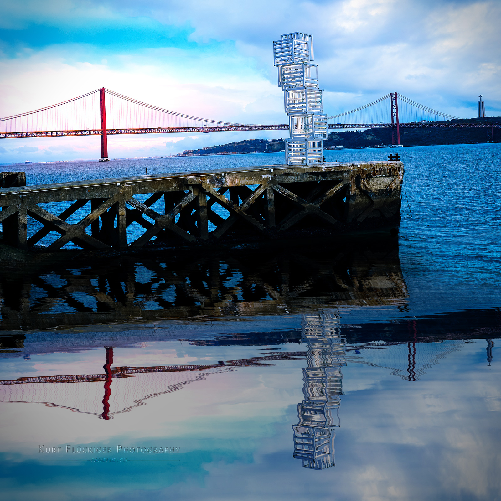 ponte25deabril spiegelung