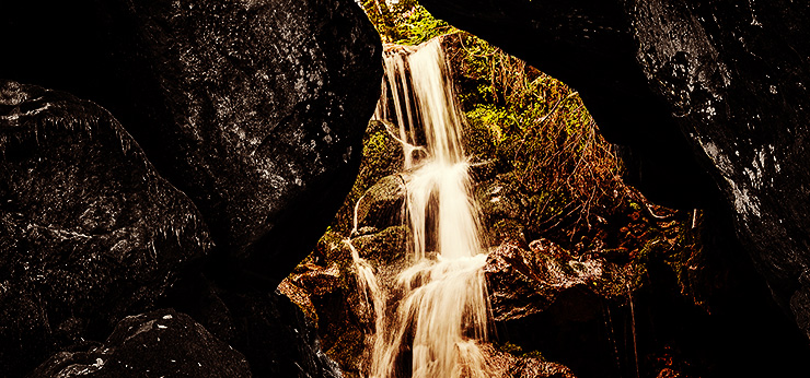 image from "Lichtenhainer Wasserfall" by kfphotography