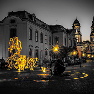 image from "Feuerkünstler auf der Brühlschen Terrasse" by kfphotography