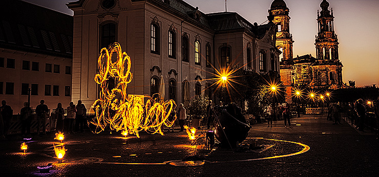 image from "Feuerkünstler auf der Brühlschen Terrasse" by kfphotography